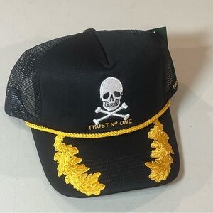 NWT Field Grade Black Captain Skull Trust No One Black Medallion Hat